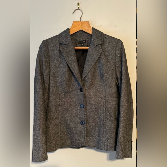 Skirt suit - Picture 2 of 16